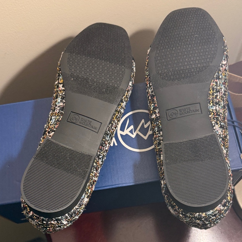 White Mountain Women'boucle fabric tweed Black white gold and Patterned Flats - Picture 6 of 7